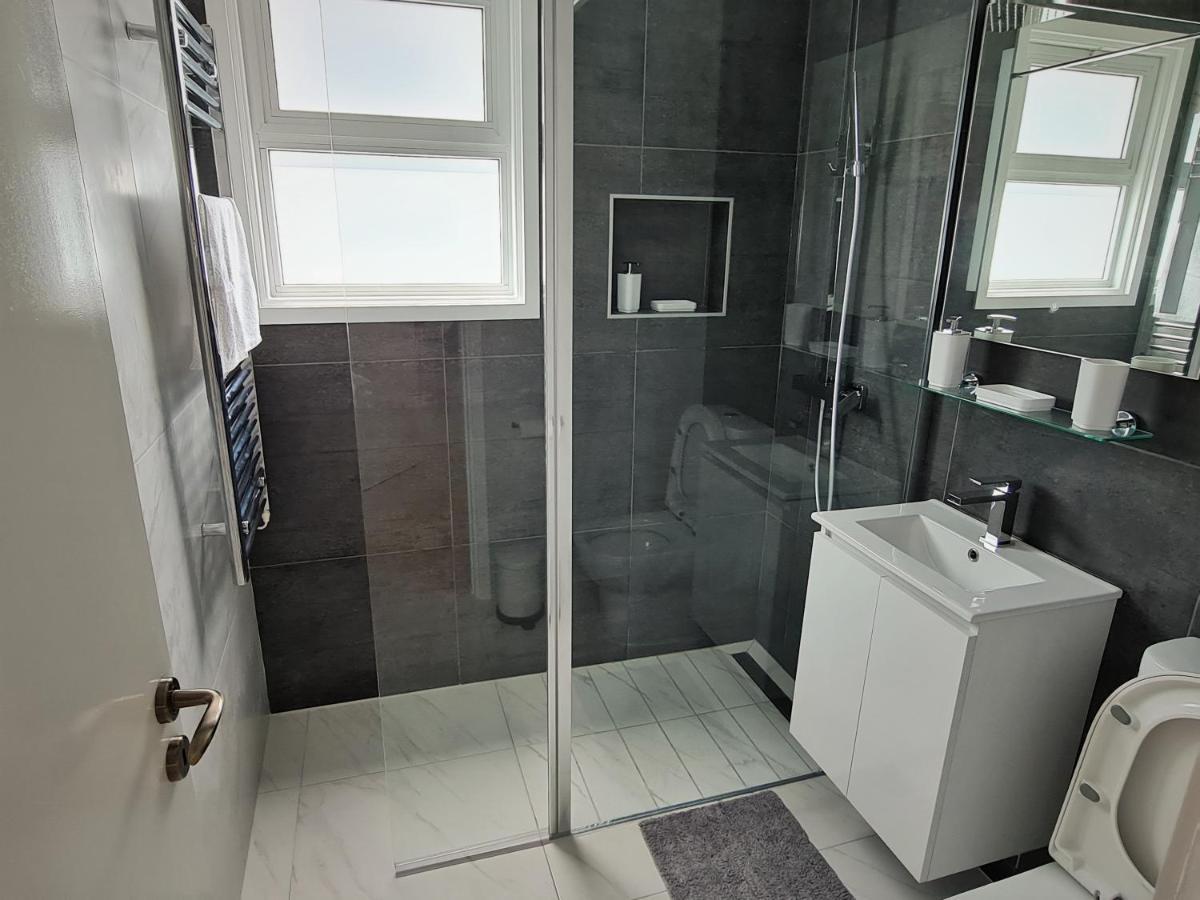 Easystay Two Bedroom Apartment Larnaca Ngoại thất bức ảnh