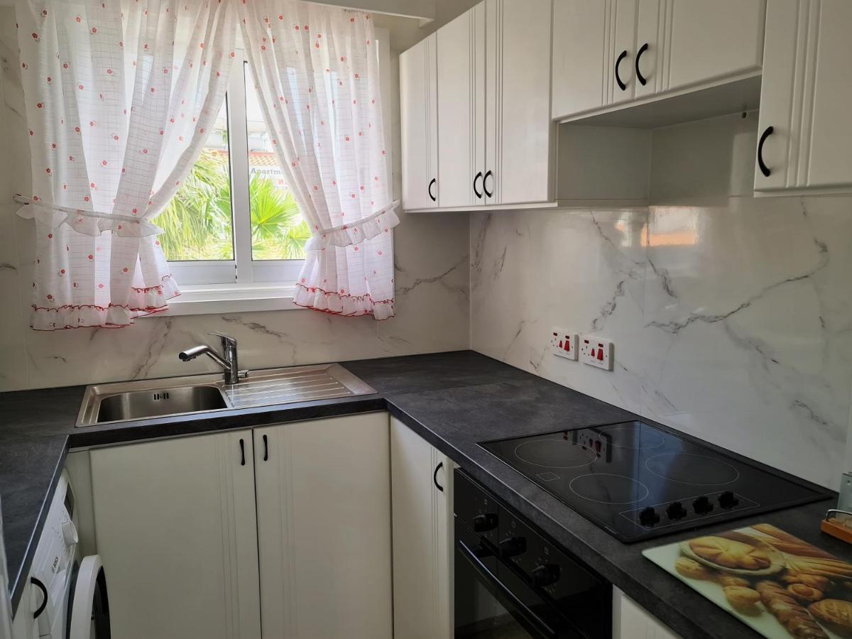 Easystay Two Bedroom Apartment Larnaca Ngoại thất bức ảnh