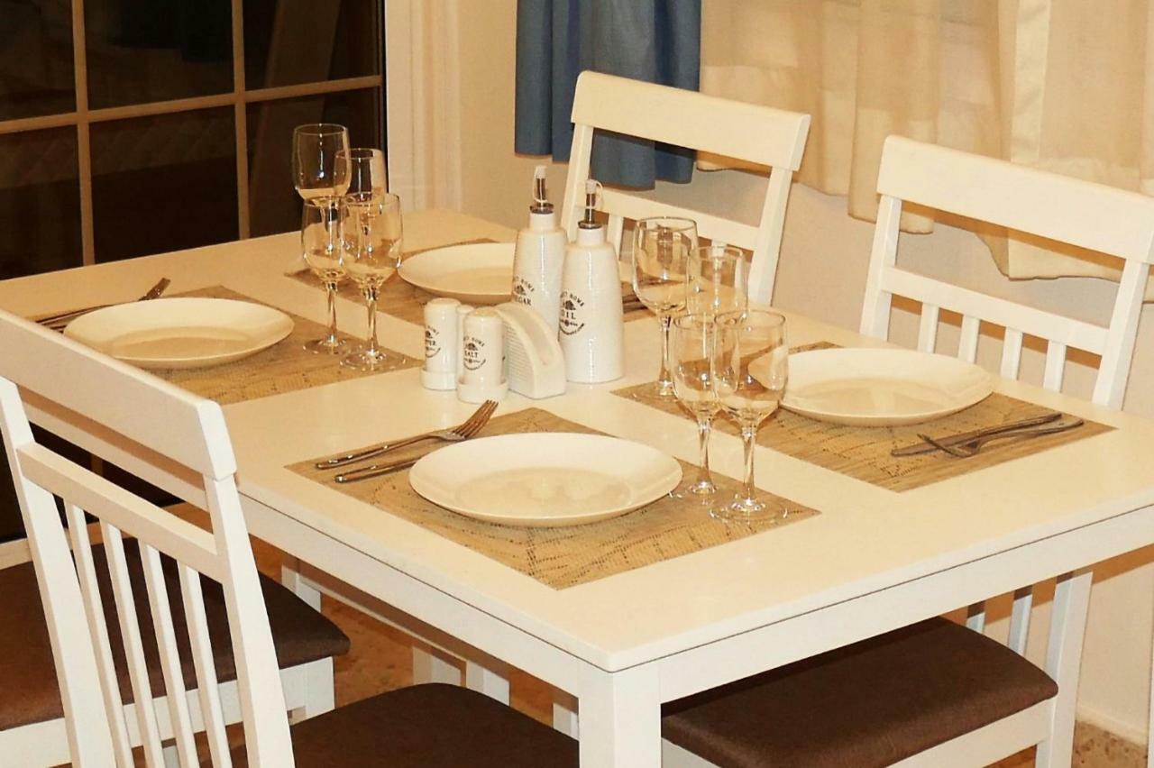 Easystay Two Bedroom Apartment Larnaca Ngoại thất bức ảnh