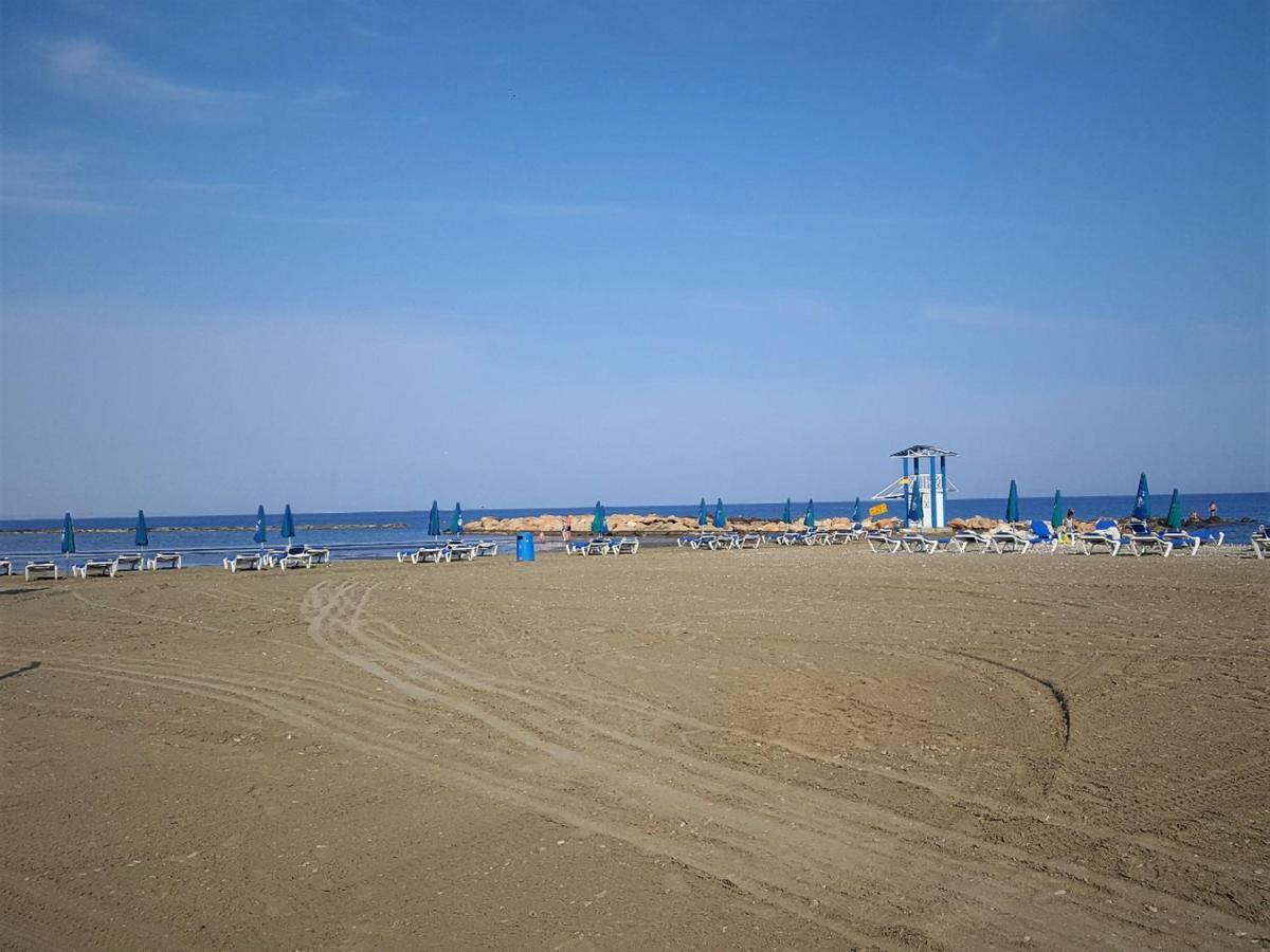 Easystay Two Bedroom Apartment Larnaca Ngoại thất bức ảnh